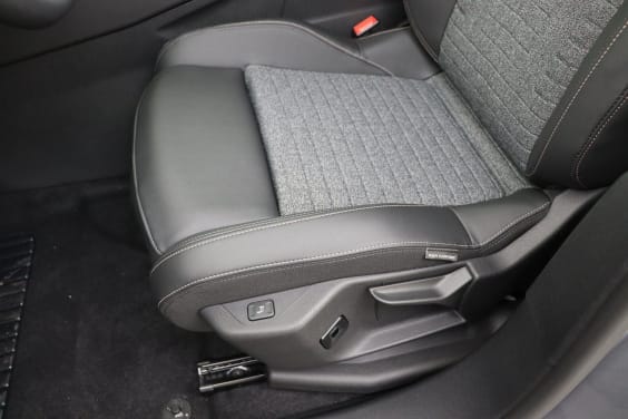 Peugeot 5008 Allure Hybrid 145 e-DCS6 Grey