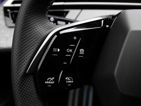 Peugeot 5008 145 e-DCS6  HYBRID GT 7PL Blanc