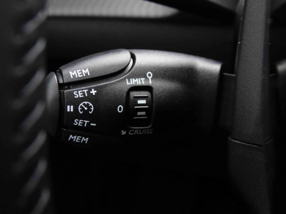 Peugeot 208 145 e-DSC6 Hybrid Allure Argent