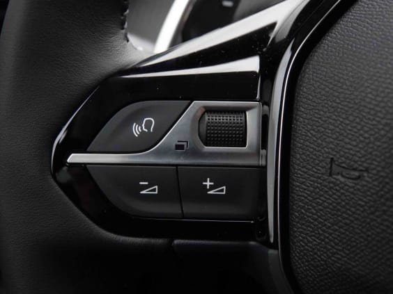 Peugeot 208 145 e-DSC6 Hybrid Allure Gris