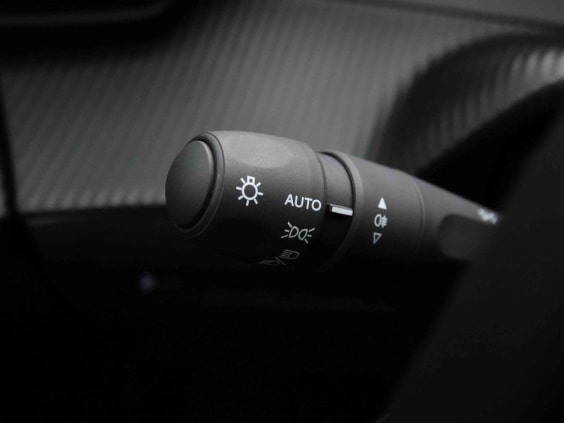 Peugeot 208 145 e-DSC6 Hybrid Allure Bleu