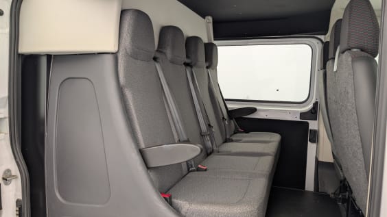 Peugeot BOXER FOURGON CABINE APPRONFONDIE 3.3 T L2H1 BLUEHDI 140 S&S BVM6 Blanc Icy