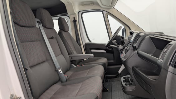 Peugeot BOXER FOURGON CABINE APPRONFONDIE 3.3 T L2H1 BLUEHDI 140 S&S BVM6 Blanc Icy