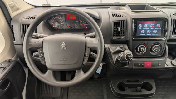 Peugeot BOXER FOURGON CABINE APPRONFONDIE 3.3 T L2H1 BLUEHDI 140 S&S BVM6 Blanc Icy