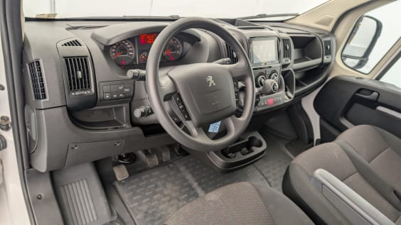 Peugeot BOXER FOURGON CABINE APPRONFONDIE 3.3 T L2H1 BLUEHDI 140 S&S BVM6 Blanc Icy
