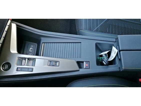 Peugeot 308 Hybrid 145 e-DCS6 GT Noir
