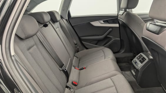 Audi A4 AVANT 35 TDI 163 S tronic 7 Design Noir Mythic
