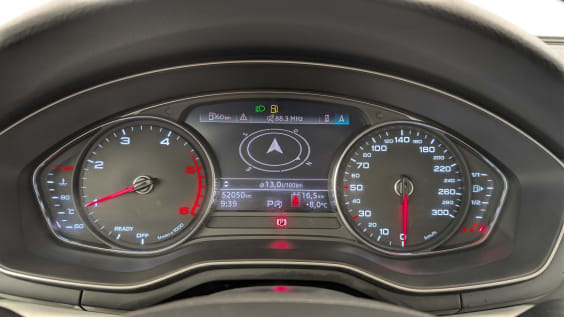 Audi A4 AVANT 35 TDI 163 S tronic 7 Design Noir Mythic