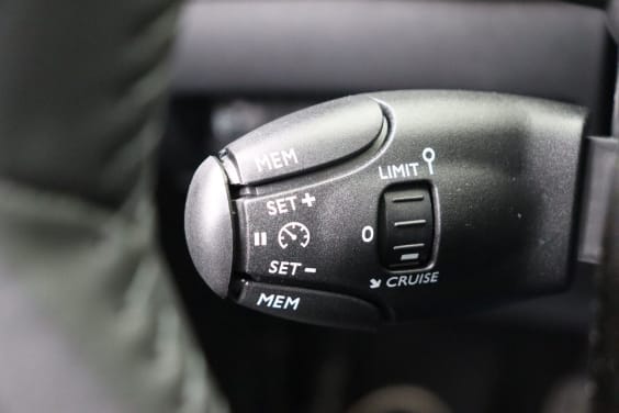 Peugeot 208 Envy 1.2 Turbo 100 hp Man. 6 Grey
