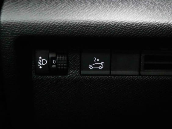 Citroën C4 X HYBRID 145 AUT MAX Noir