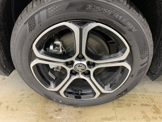 MG ZS 1.5 L Hybrid+ 197 ch Comfort Pebble Black