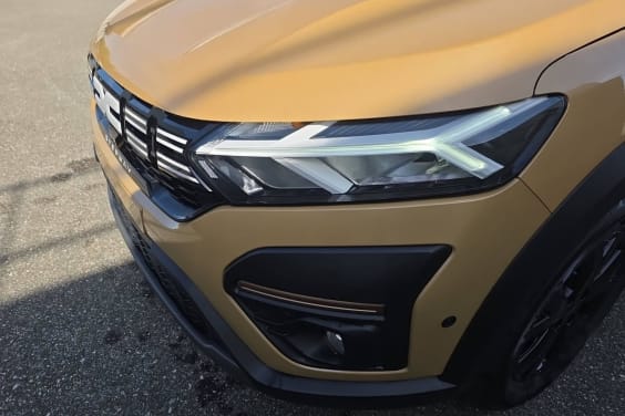 Dacia Sandero TCe 110 GSR2 Stepway Extreme Beige Safari