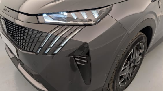 Peugeot 3008 Hybrid 145 e-DCS6 GT Gris Titane / Toit Noir