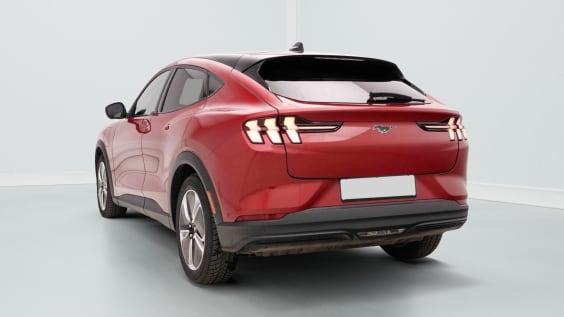 Ford Mustang Mach-e 72KWH Rouge