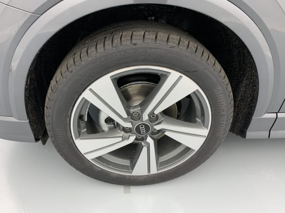 Audi Q2 35 TFSI 150 S tronic 7 Design Gris Daytona
