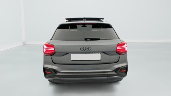 Audi Q2 35 TFSI 150 S tronic 7 Design Gris Daytona