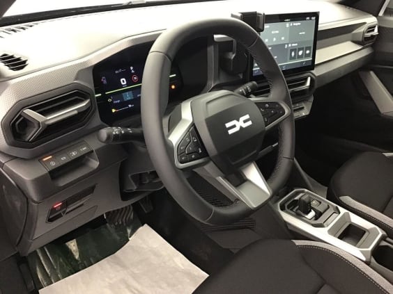 Dacia DUSTER Journey + Techno Pack 1.8 HYBRID 155 Noir Etoile