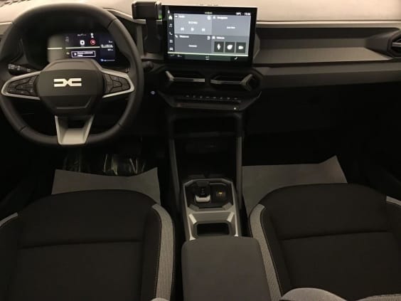 Dacia DUSTER Journey + Techno Pack 1.8 HYBRID 155 Noir Etoile