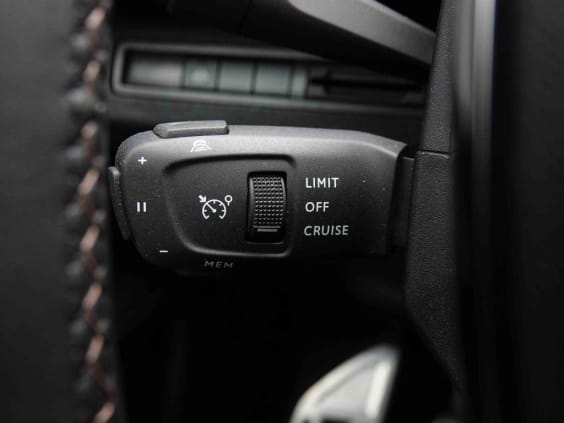Peugeot 3008 1.2 T 130 EAT8 GT-Line Gris