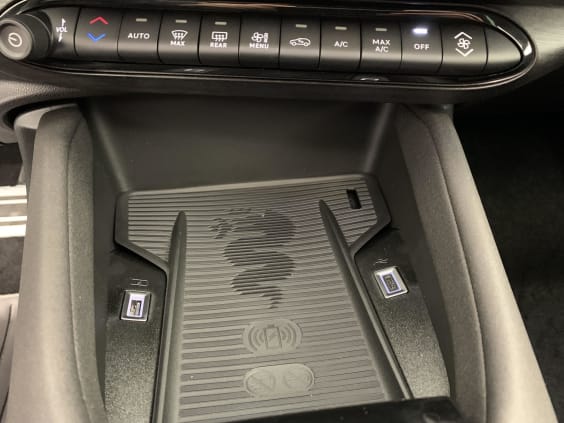 Alfa Romeo Junior 1.2 Ibrida 145 ch e-DCT6 Q4 Ti Noir Tortona
