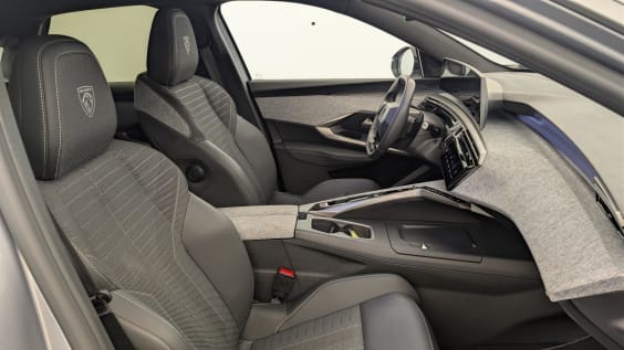 Peugeot 3008 Hybrid 145 e-DCS6 GT Gris Artense / Toit Noir