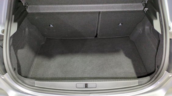 Peugeot 208 Hybrid 136 e-DCS6 GT gris artense