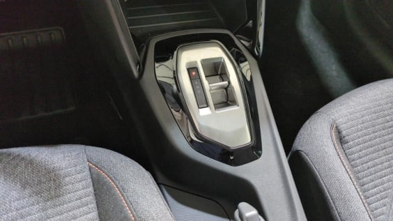 Peugeot 208 Hybrid 110 ch e-DCS6 Style Noir Perla Nera