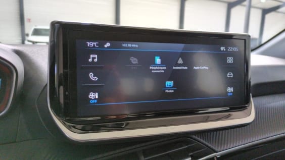 Peugeot 208 Hybrid 110 ch e-DCS6 Style Noir Perla Nera
