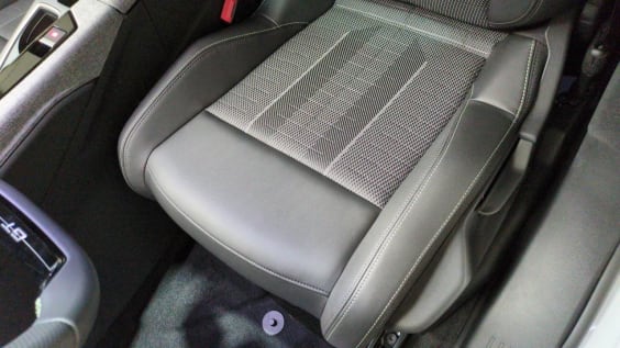 Peugeot 5008 HYBRID 145CH E-DCS6 GT Blanc Okenite / Toit Noir