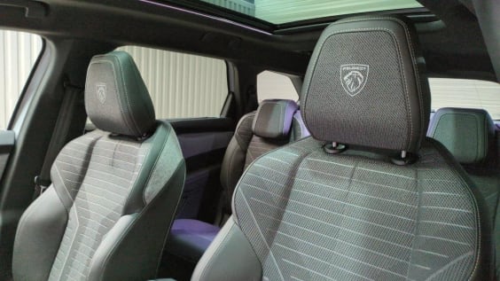 Peugeot 5008 HYBRID 145CH E-DCS6 GT Blanc Okenite / Toit Noir