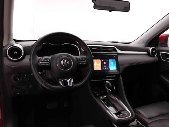 MG ZS 1.0 T 110 AUT LUXURY Rouge
