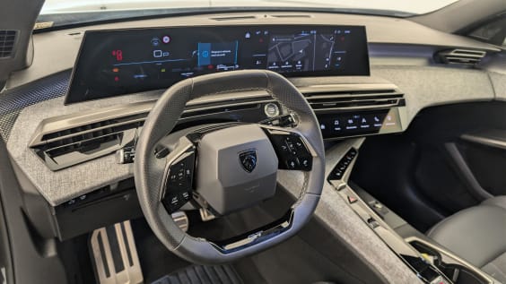 Peugeot 3008 Hybrid 145 e-DCS6 GT Gris Titane / Toit Noir