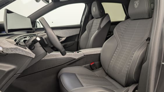 Peugeot 3008 Hybrid 145 e-DCS6 GT Gris Titane / Toit Noir