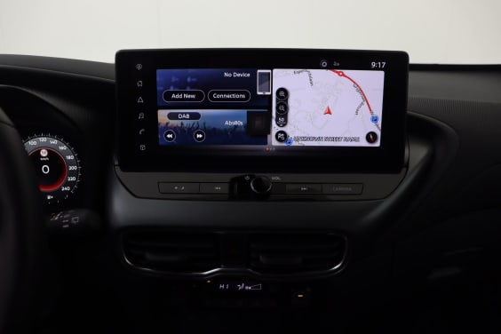 Nissan JUKE N-Connecta 1.6 Hybrid 143 hp White