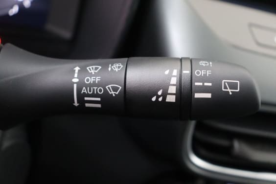 Nissan JUKE N-Connecta 1.6 Hybrid 143 hp Blue