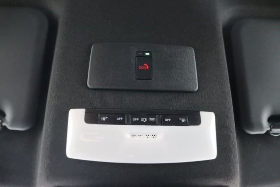 Nissan JUKE Tekna 1.6 Hybrid 143 hp AT 2WD Red