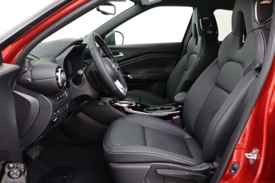 Nissan JUKE Tekna 1.6 Hybrid 143 hp AT 2WD Red