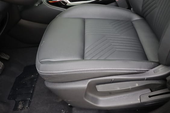 Nissan JUKE Tekna 1.6 Hybrid 143 hp AT 2WD Red