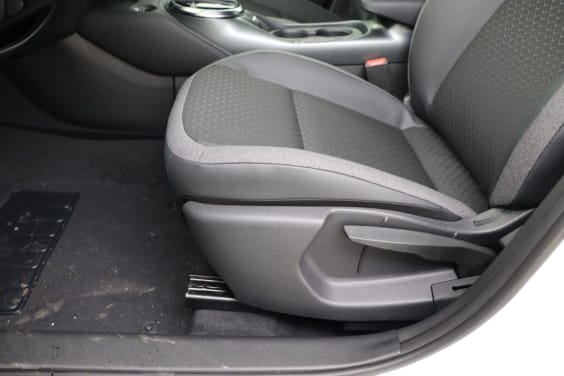 Nissan JUKE N-Connecta 1.6 Hybrid 143 hp White