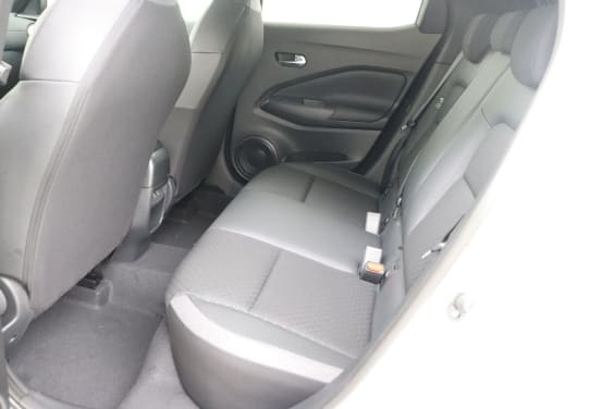 Nissan JUKE N-Connecta 1.6 Hybrid 143 hp White