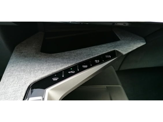 Peugeot 3008 1.2i Hybrid 145 e-DCS6 GT Noir Perle