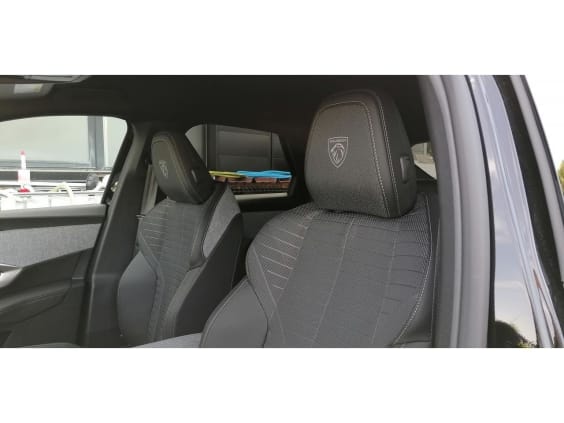 Peugeot 3008 1.2i Hybrid 145 e-DCS6 GT Noir Perle