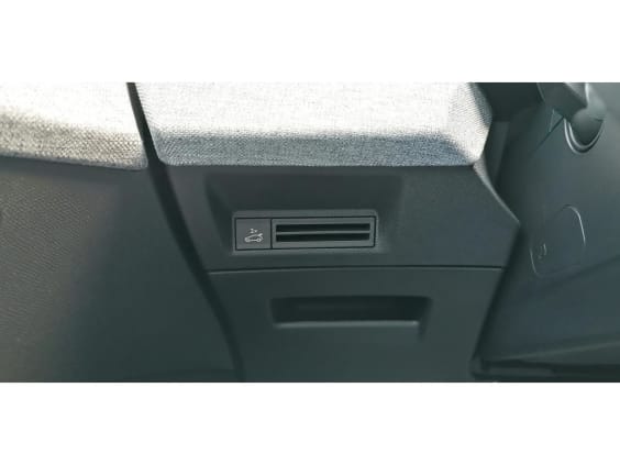 Peugeot 3008 1.2i Hybrid 145 e-DCS6 GT Noir Perle