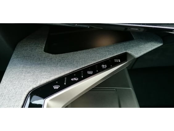 Peugeot 3008 1.2i Hybrid 145 e-DCS6 GT Noir Perle