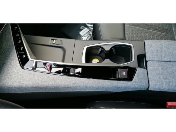 Peugeot 3008 1.2i Hybrid 145 e-DCS6 GT Noir Perle