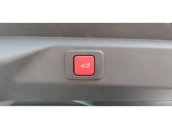 Peugeot 3008 1.2i Hybrid 145 e-DCS6 GT Noir Perle