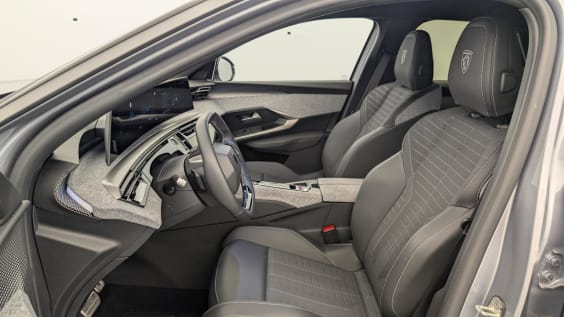Peugeot 3008 Hybrid 145 e-DCS6 GT Gris Artense / Toit Noir