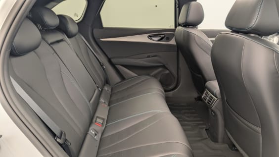 BYD SEAL 6 TOURING 1.5l DM-i 156 kW PHEV Comfort Polar White