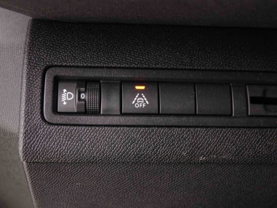Peugeot 3008 130 AUT ALLURE Gris
