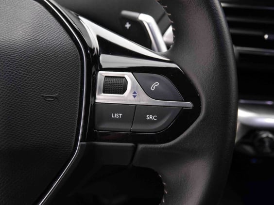 Peugeot 3008 130 AUT ALLURE Gris